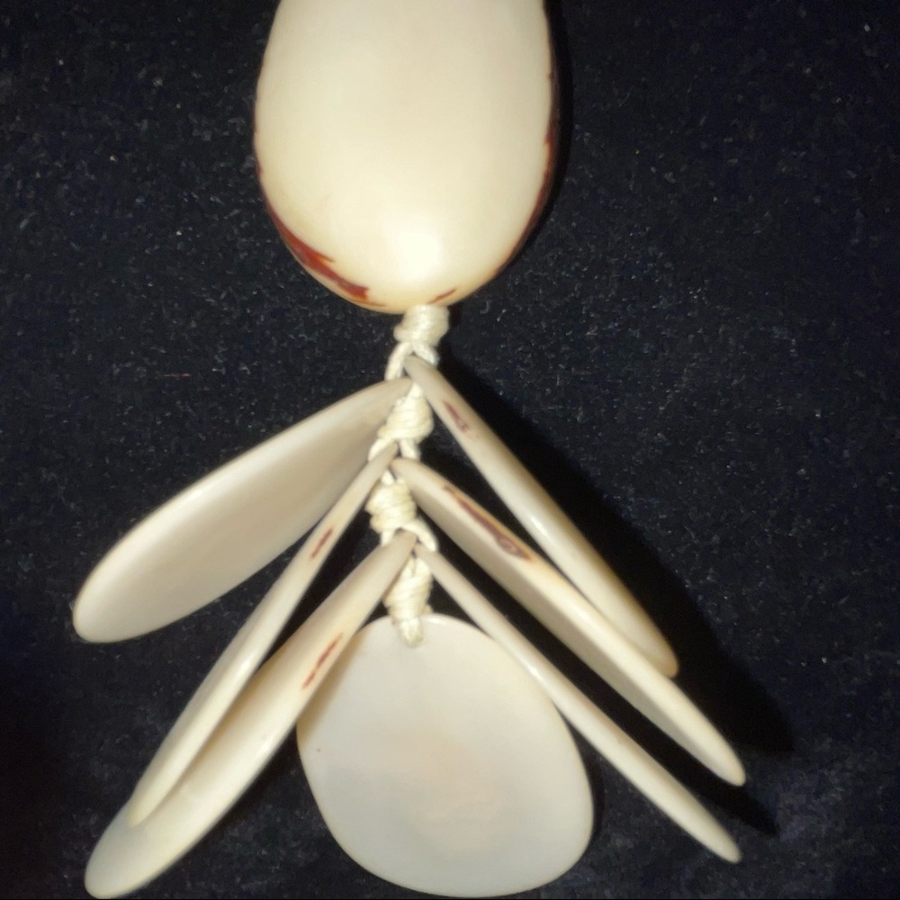 Necklace - Picture 5 of 9